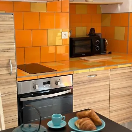 Studio De Charme A 8 Km De La Mer Apartamento *